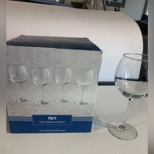 4- PIER 1 VERRES  8 1/4" BALLOON RED WINE WATER 18.25 Oz GOBLETS Clear